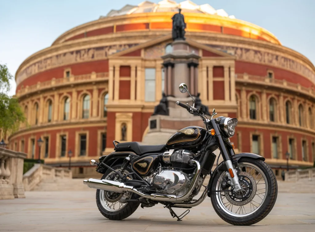 ロイヤルエンフィールド、新型「BULLET 650」ベースのカスタムバイクを世界初公開!SATOMARI MOTORCYCLEとのコラボレーション