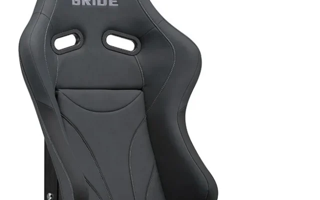 カーボンシェルでより軽く、より上質に。BRIDEのフラッグシップ「STRADIAⅢ NUGRAIN」が新登場