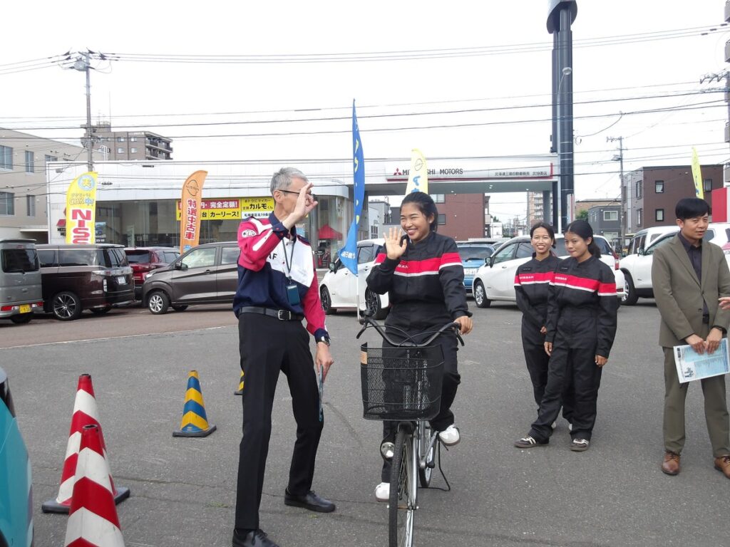 【JAF札幌】北海道・警察・JAFが連携し、札幌トヨタで交通安全講習を開催!
