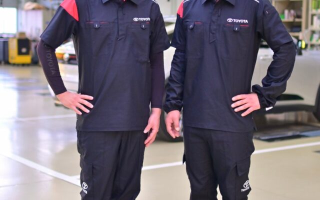 ～「脱・つなぎ」で夏場の作業を快適に～ 栃木トヨタ 自動車整備士の夏用作業服をリニューアル