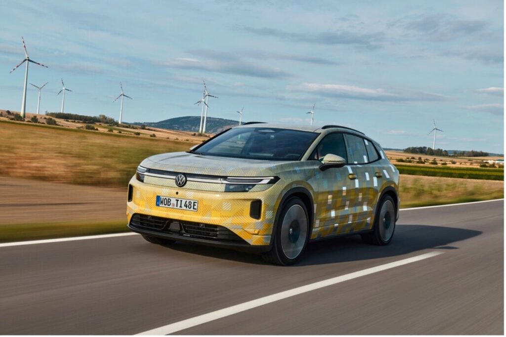 フォルクスワーゲンのベストセラー モデルが電気自動車に:新型「ID. Tiguan」を世界初公開 (日本語訳)